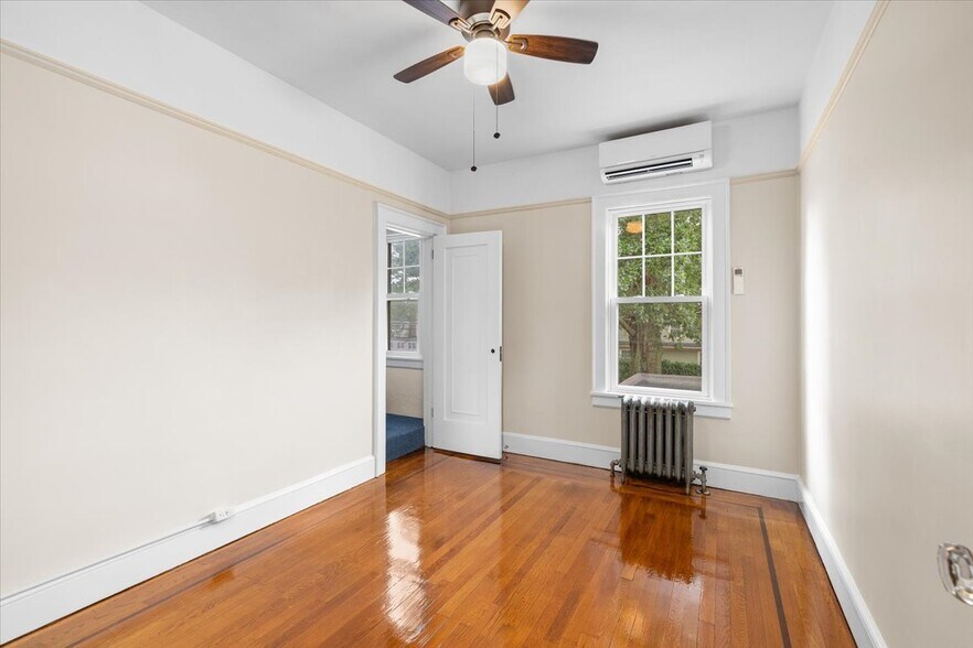 Building Photo - 78 Violet Ave