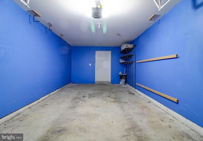 Building Photo - 2035 Astilbe Way