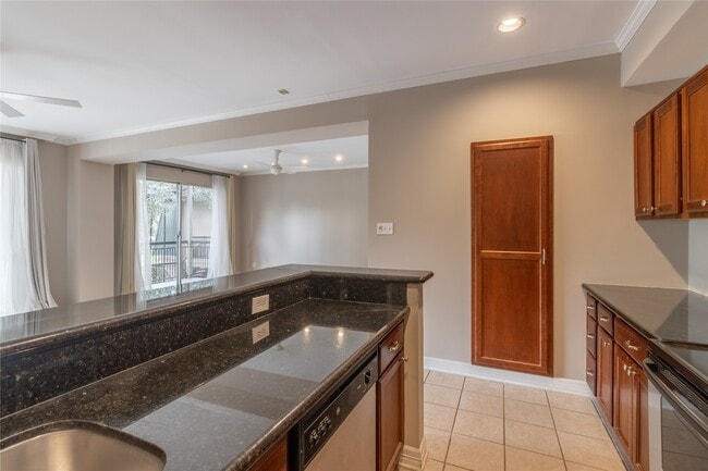 Building Photo - 4515 Briar Hollow Pl