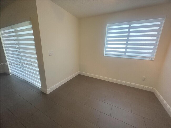 Building Photo - 2640 S University Dr