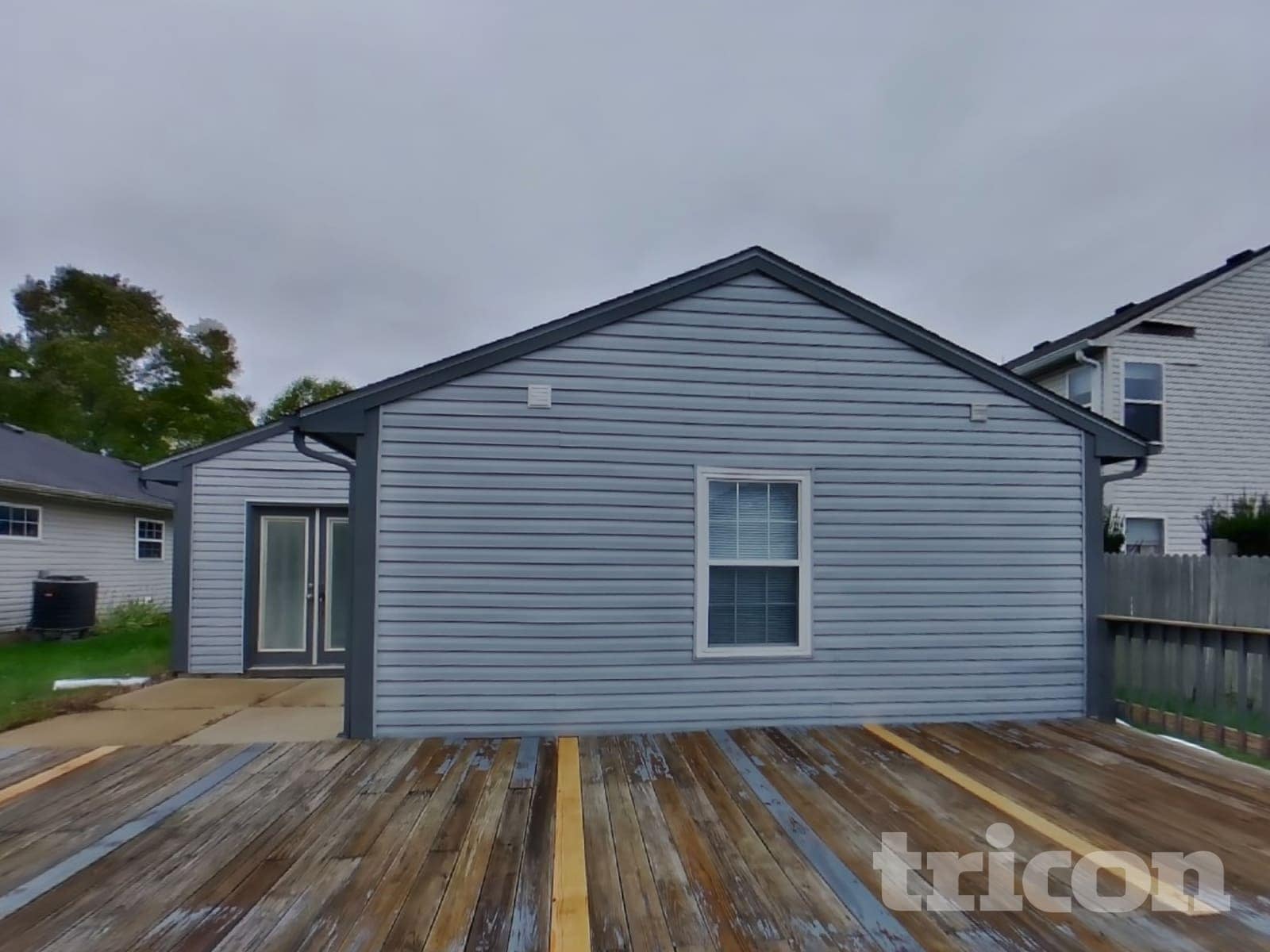 Building Photo - 1679 Long Lake Dr