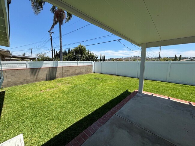 Building Photo - 4 Bedroom home located in beautiful La Habra neighborhood
