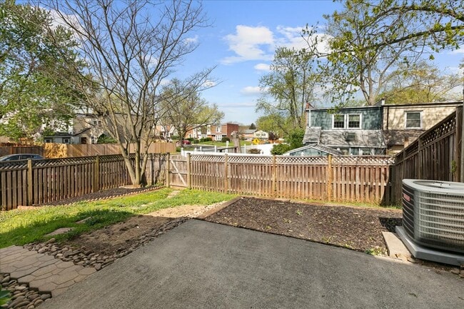 Building Photo - 239 Nottoway St SE