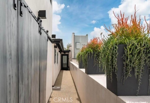 Building Photo - 577 S Coast Hwy