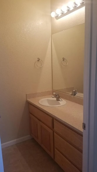 Building Photo - 2806 Tourbrook Way