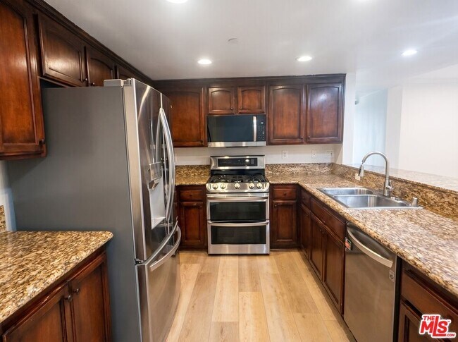Building Photo - 4832 Whitsett Ave