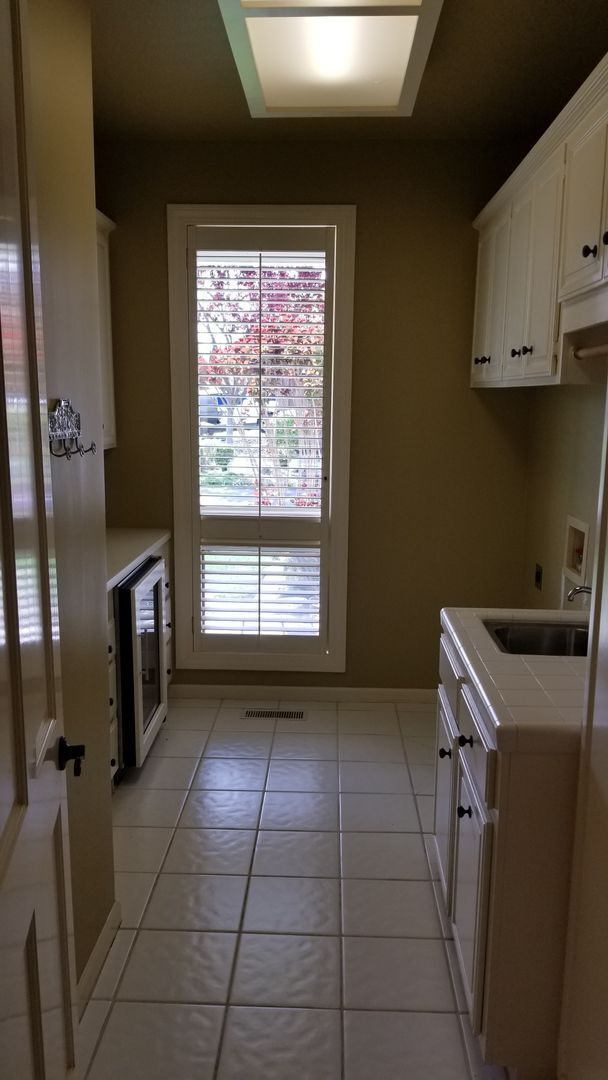 Building Photo - Gorgeous, Corner Lot with all the extras.