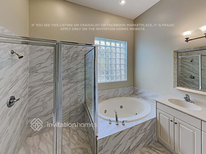 Building Photo - 12681 NW 78th Manor