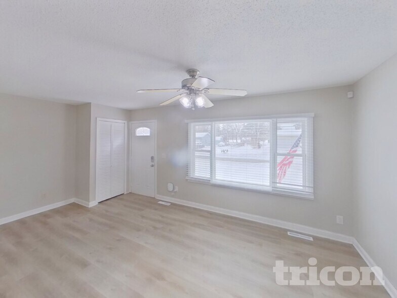 Building Photo - 6737 Upper 162nd St W