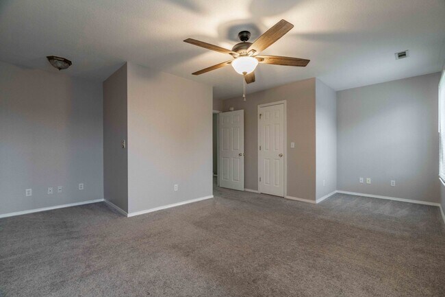Building Photo - Spacious 3-Bedroom Home in Bentonville’s Eagle Crest Estates – First months rent 50% off!