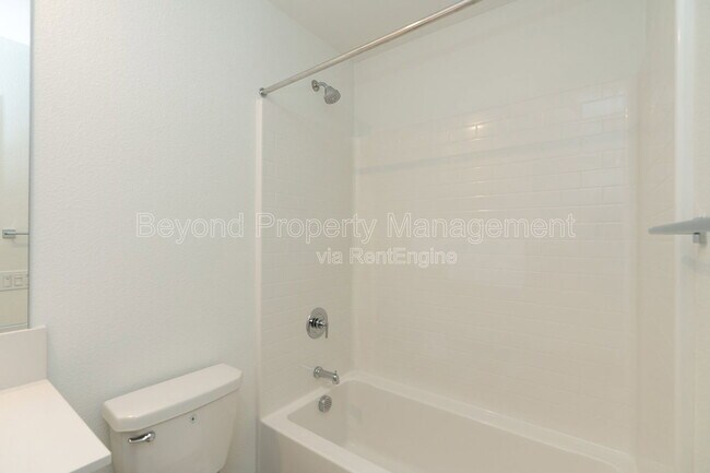 Building Photo - 2126 Senita Dr
