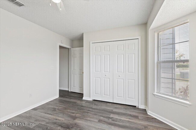 Building Photo - 700 Scarlet View Ct