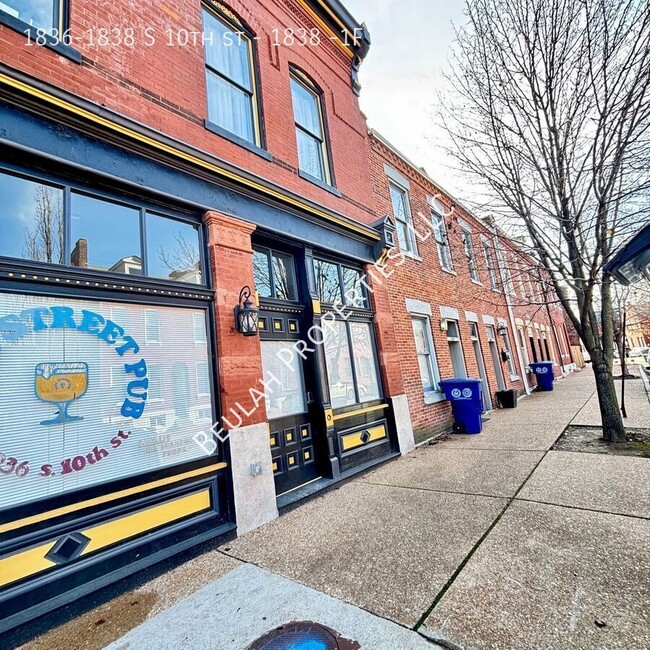 Building Photo - Bright Soulard 2bd/2bath Townhouse (baseme...