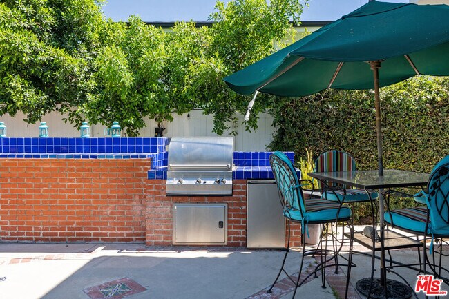 Building Photo - 4544 Tobias Ave