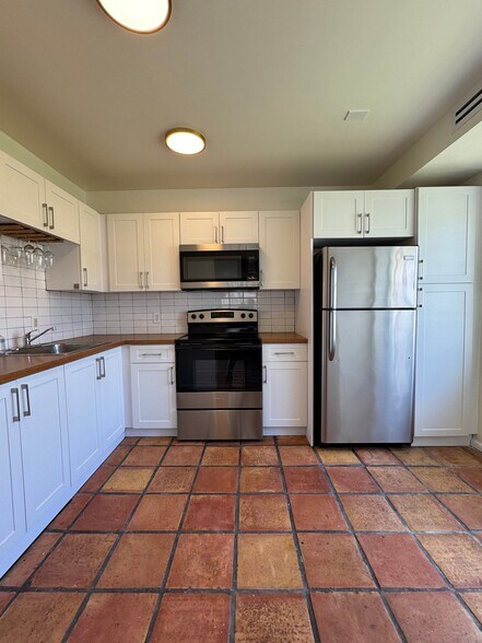 Building Photo - 1460 Ocean Dr