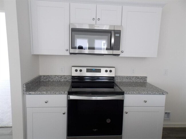 Building Photo - 1028 Long Bay Ct