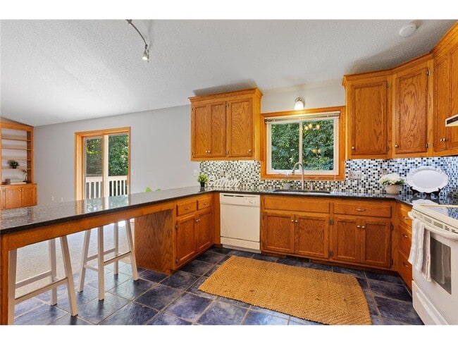 Building Photo - 18525 County Rd 24