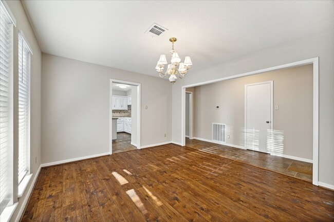 Building Photo - 4 Falling Star Rd