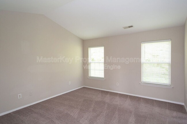 Building Photo - 204 Evening Star Dr