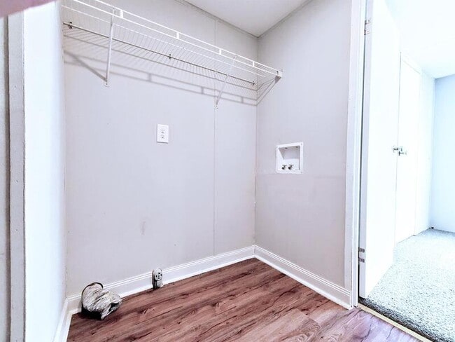 Building Photo - 212 Sunshine Dr