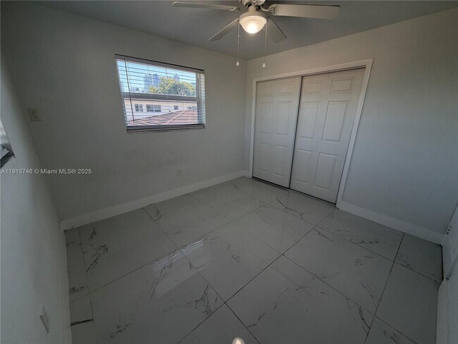 Building Photo - 629 SW 10th St