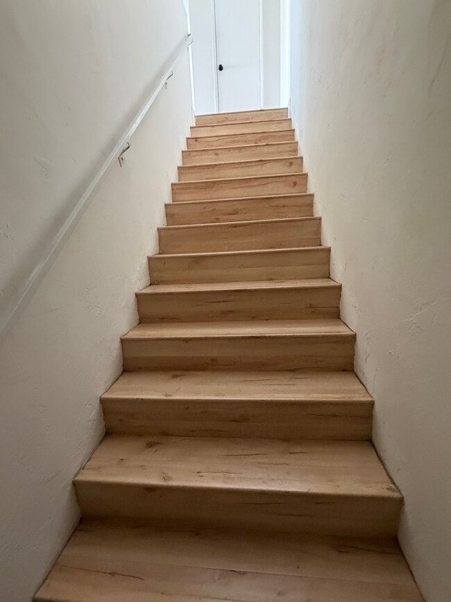 Building Photo - 1921 Harriman Ln