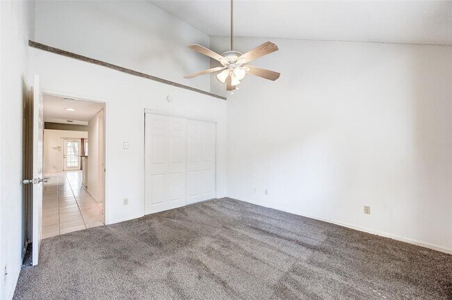 Building Photo - 16800 Sugar Pine Dr