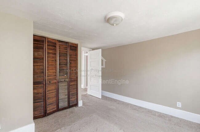 Building Photo - 104 N Clyde Ave