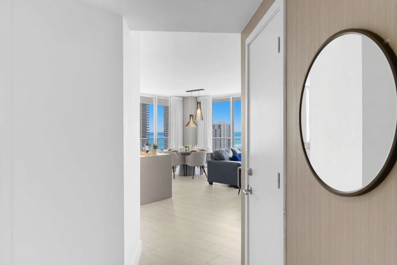 Building Photo - 4010 S Ocean Dr