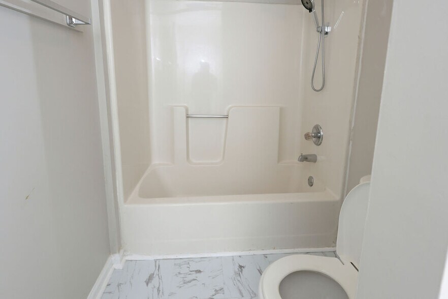 Building Photo - 112 Buena Vista Dr