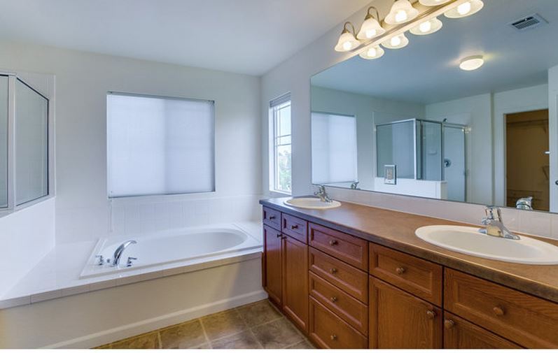 Building Photo - 4115 Ravenna Pl