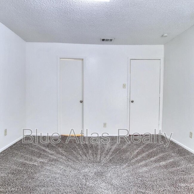 Building Photo - 2718 Wimbledon Ct