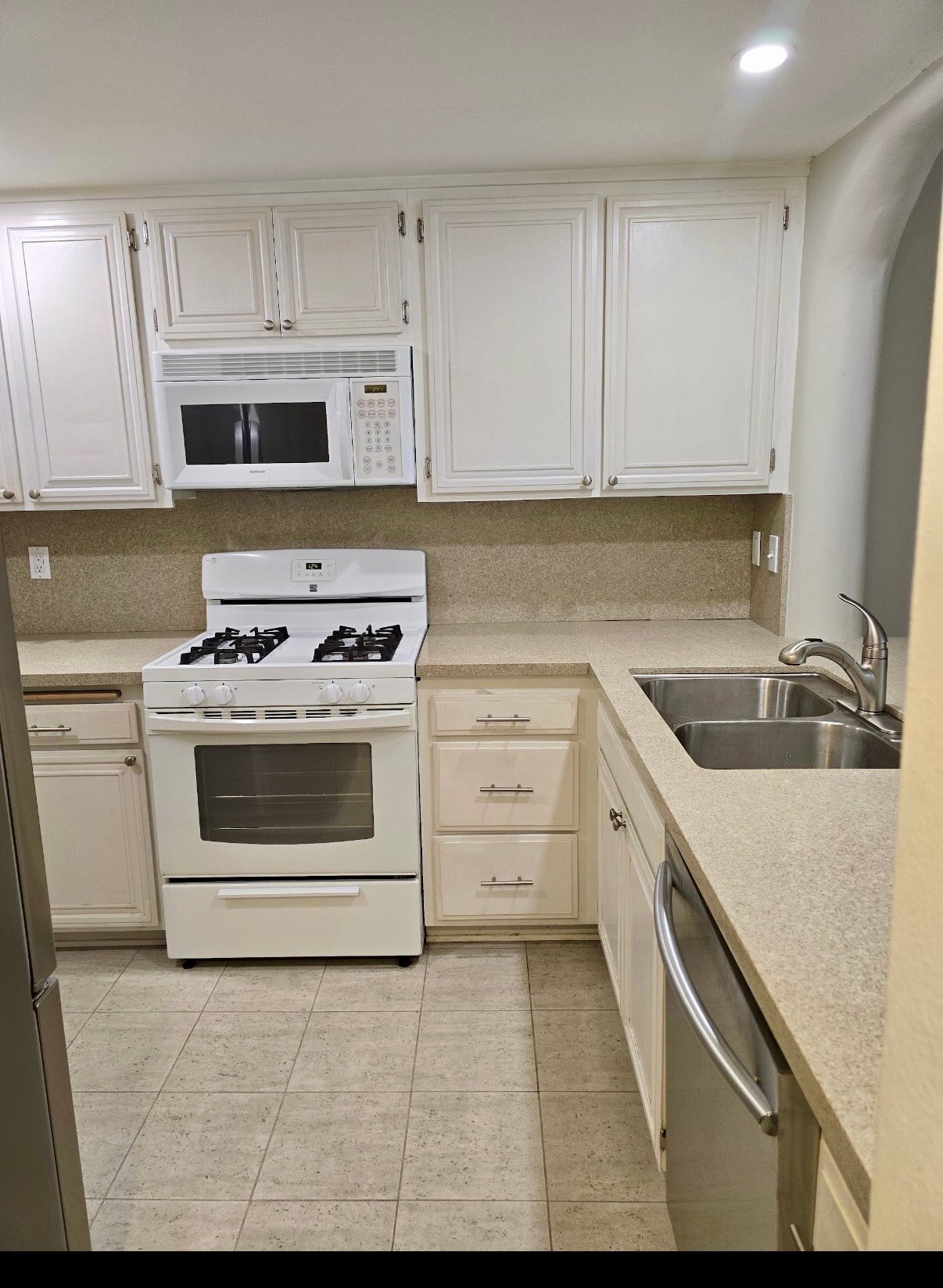 Building Photo - 1149 Via Montoya