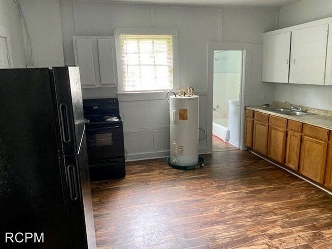 Building Photo - 1 br, 1 bath House - 3614 Fairview St.