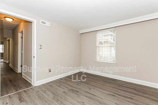 Building Photo - 811 Wesley Ave