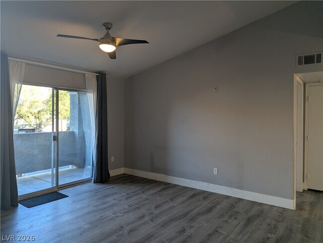 Building Photo - 555 E Silverado Ranch Blvd