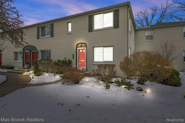 Building Photo - 695 Graefield Ct