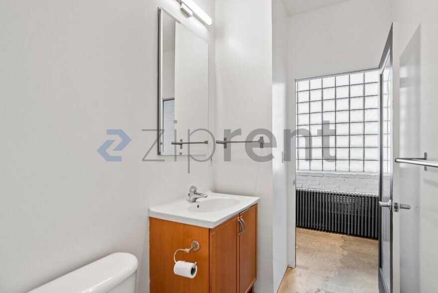 Building Photo - Unit 123