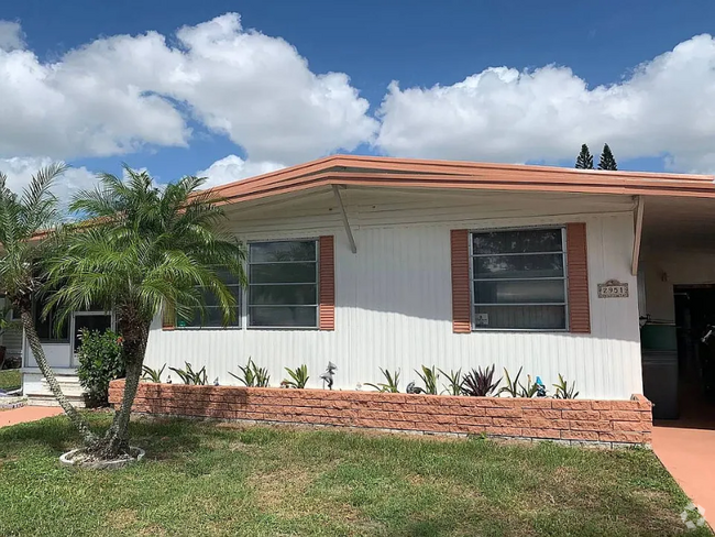 Building Photo - 2951 Reinhard Ave