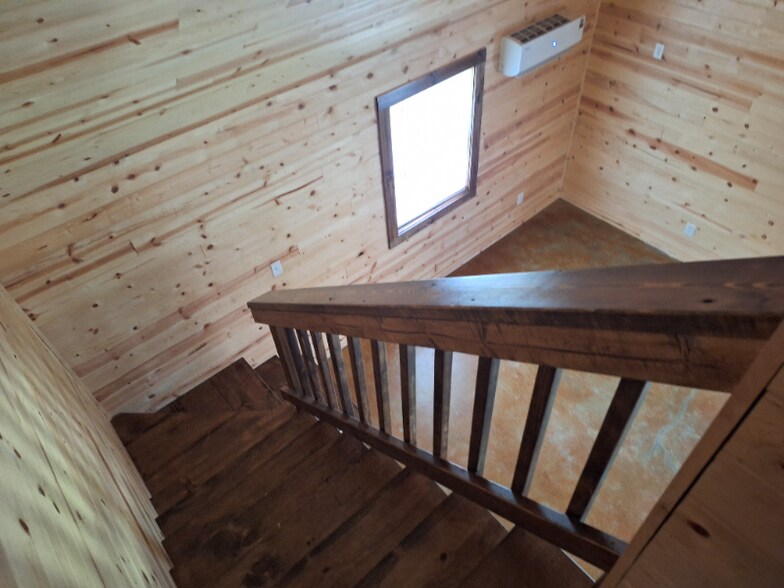 Building Photo - 434 Big Creek Rd