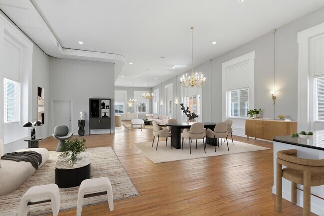 Building Photo - 500 Main St