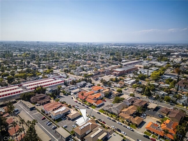 Building Photo - 338 W Kelly Ave