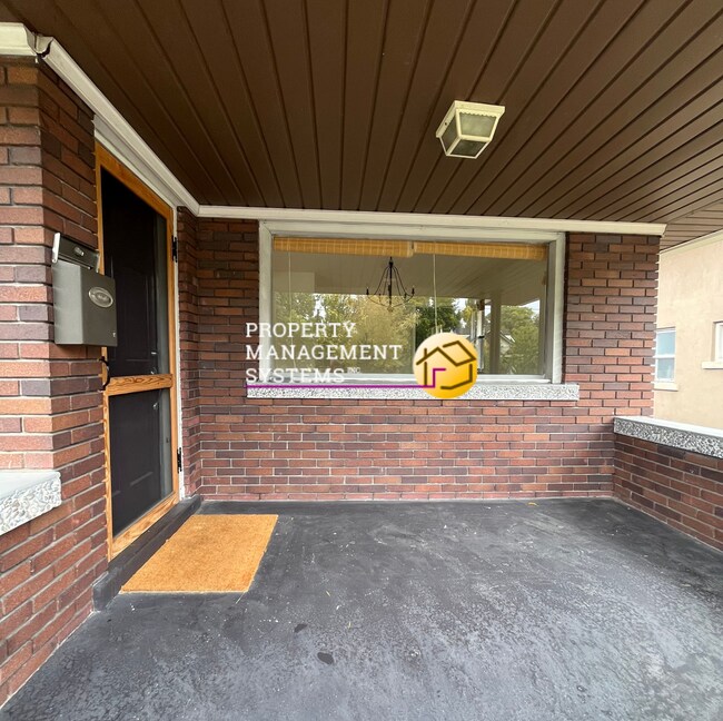 Building Photo - 1136 E 1300 S