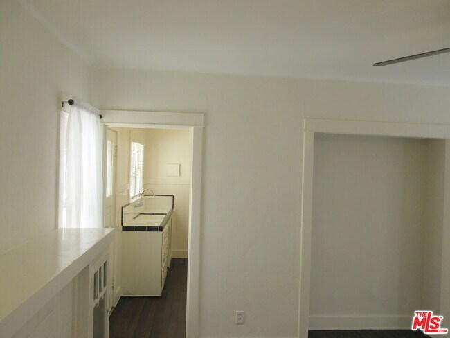 Building Photo - 1137 Lodi Pl