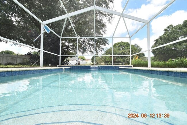 Primary Photo - 38927 Carr Dr
