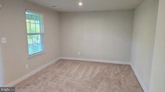 Building Photo - 2055 Rivers Dr