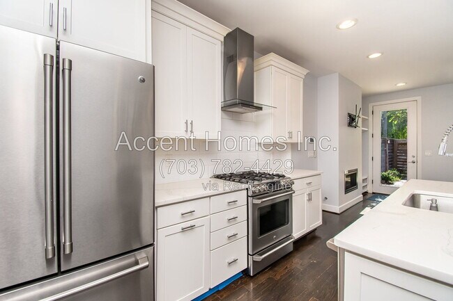 Building Photo - 210 S Patrick St