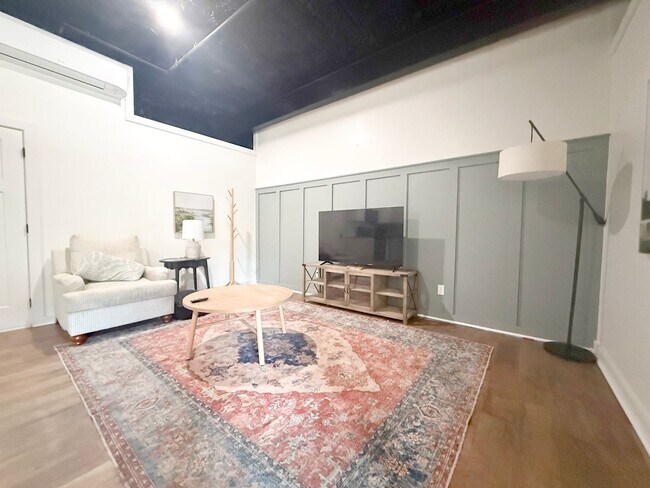 Building Photo - 209 S Church St