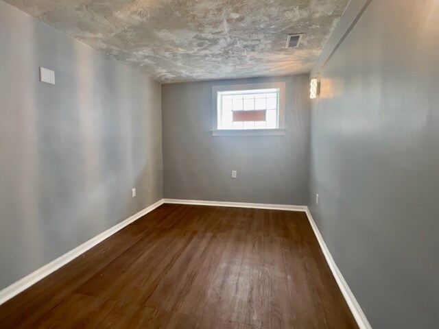 Building Photo - 5934 W Thomas St