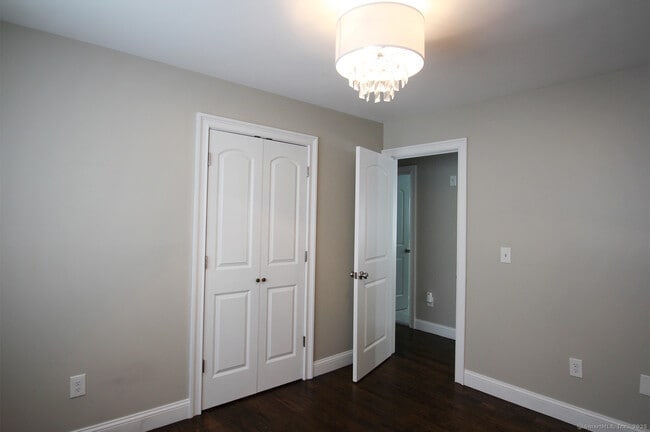Building Photo - 165 Nordstrand Ave